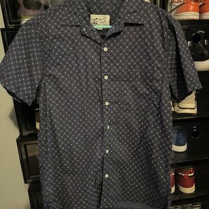 American Eagle Button Up